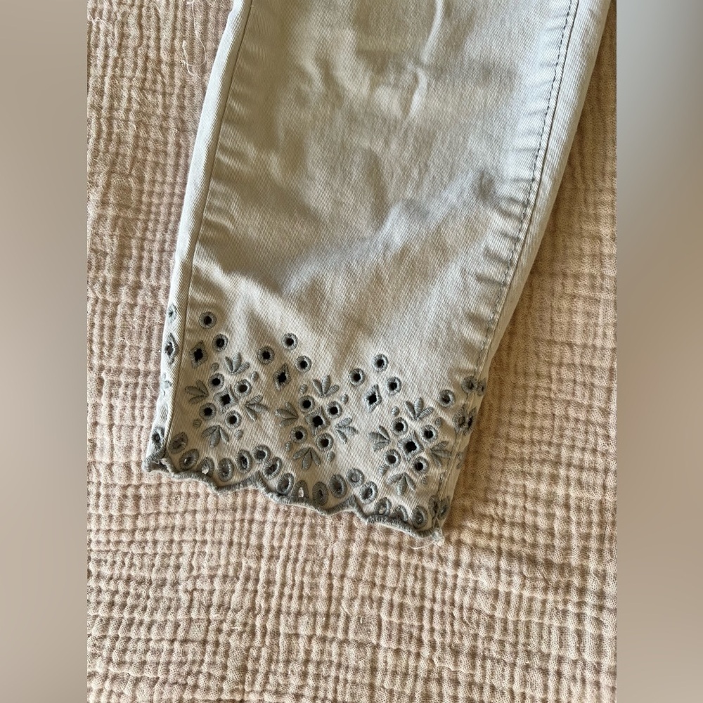 SALE | LOFT Light Grey Embroidered Pants - Size 00P - Picture 2 of 7